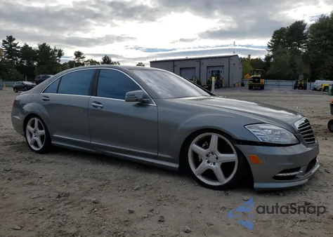 2011 Mercedes-Benz S 550 z USA, uszkodzony, nr VIN WDDNG7BB6BA393787